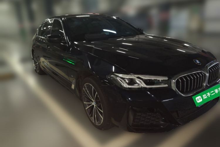 Used BMW 5 Series 2023 530Li Leading Model M Sport Package Front Right 45 Deg