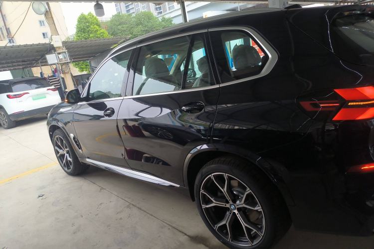 Used BMW X5 2023 xDrive 30Li Luxury M Sport Package