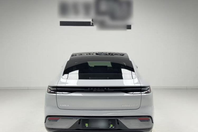 Used Geely Galaxy 8 2025 130km EM-P Starship Edition Exterior 4