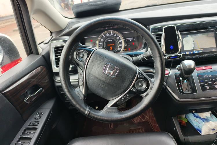 Used Honda Elysion 2016 2.4L Supreme Edition
