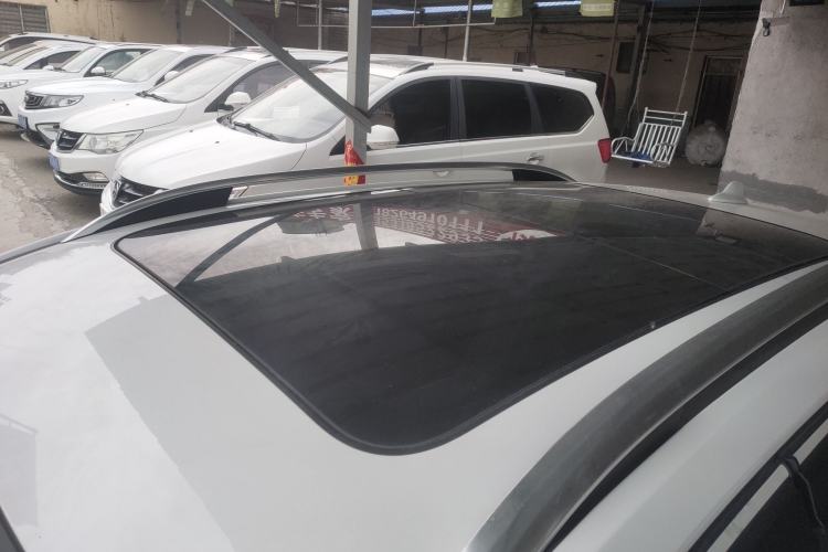 Used Roewe RX5 2016 30T Two-Wheel Drive Automatic Internet Smart Edition Roof