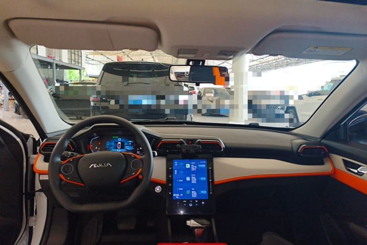 Used Dongfeng Aeolus Yixuan 2023 Mach Edition 1.5L Automatic Chasing Shadow Version Center Console