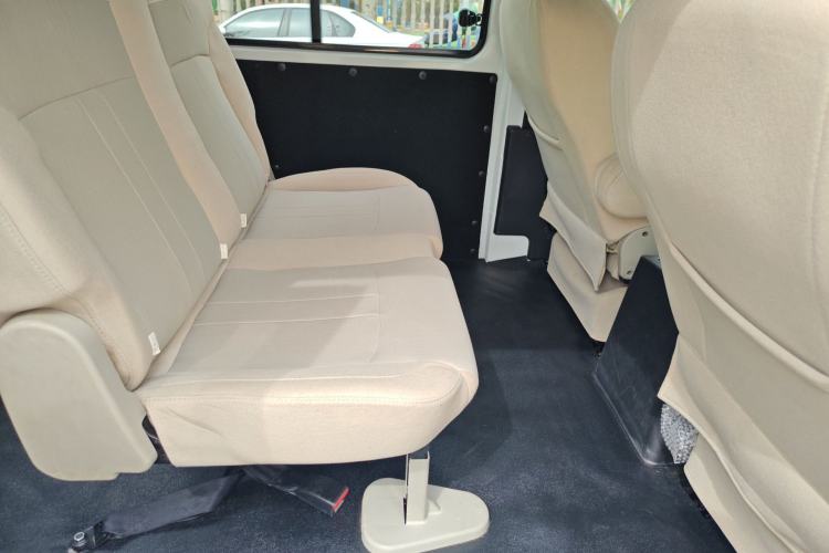 Used FORTHING Lingzhi 2023 M5L 1.6L Base Model 7 Seats
