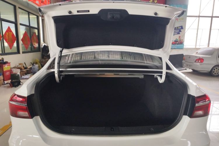 Used Roewe i6 2020 PLUS 1.6L CVT 4G Connected Glory Flagship Edition
