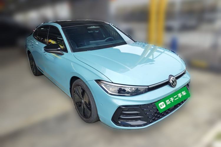 Used Volkswagen Passat 2025 Pro 380TSI Starry Dragon Luxury Edition Front Right 45 Deg