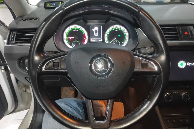 Used Skoda Octavia 2018 Station Wagon TSI280 DSG Luxury Edition Steering Wheel