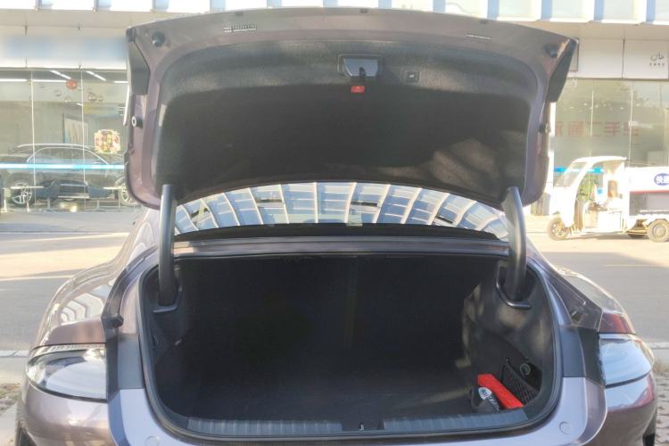 Used Xiaomi Auto SU7 2024 Four-Wheel Drive Ultra-Long Range Advanced Intelligent Driving Max Edition
