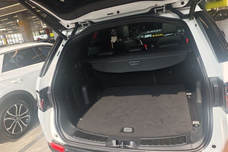 Used Land Rover Discovery Sport 2021 249 PS R-Dynamic SE Performance Tech Edition 5 Seats Trunk