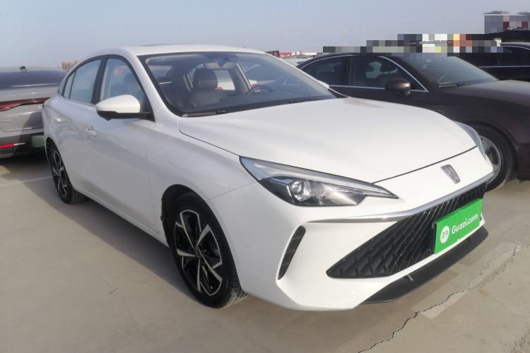 Used Roewe i5 2023 1.5L CVT Luxury Edition Front Right 45 Deg