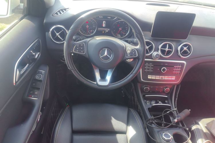 Used Mercedes-Benz GLA 2018 GLA 200 Sport Edition Steering Wheel