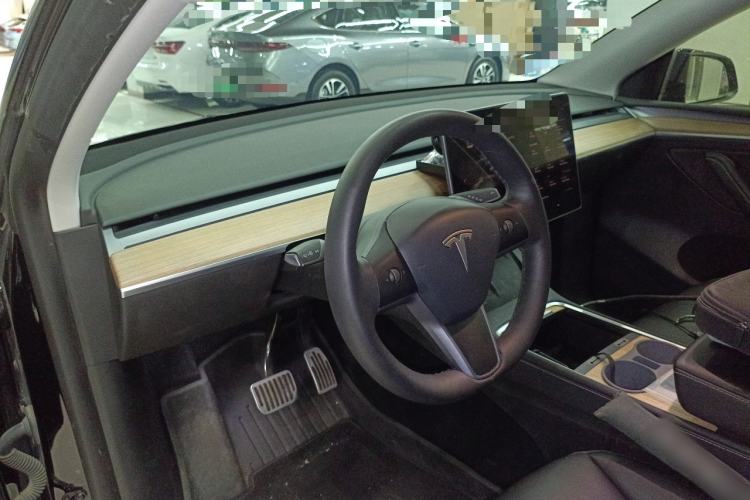 Used Tesla Model Y 2021 Revised Version 2 Long-Range All-Wheel-Drive Edition Center Console