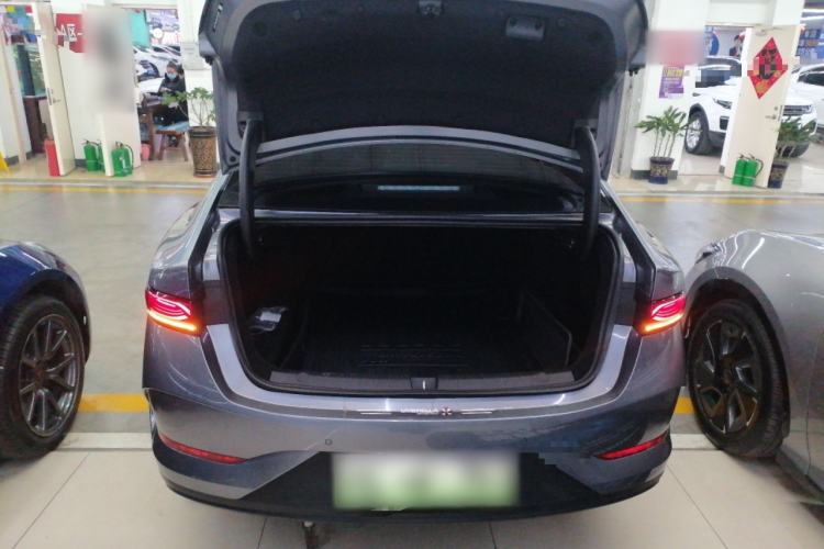 Used BYD Qin PLUS 2025 DM-i Smart Drive 55KM Leading Model Trunk