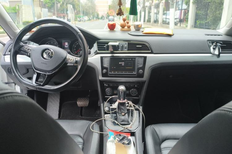 Used Volkswagen Lamando 2017 280TSI DSG Luxury Edition Center Console