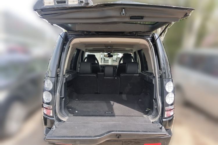 Used Land Rover Discovery  Trunk