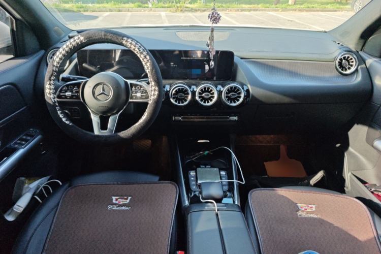 Used Mercedes-Benz GLA 2022 GLA 220 Center Console