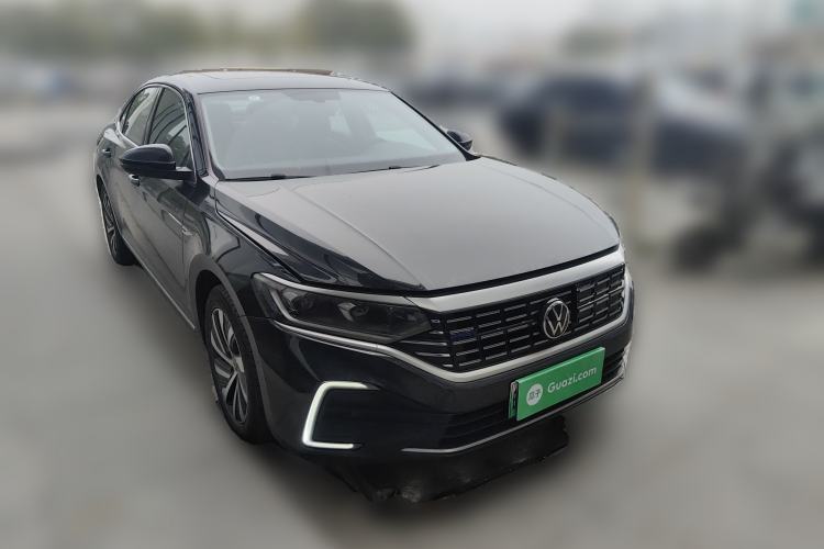 Used Volkswagen Passat New Energy 2023 430 PHEV Hybrid Elite Edition Front Right 45 Deg