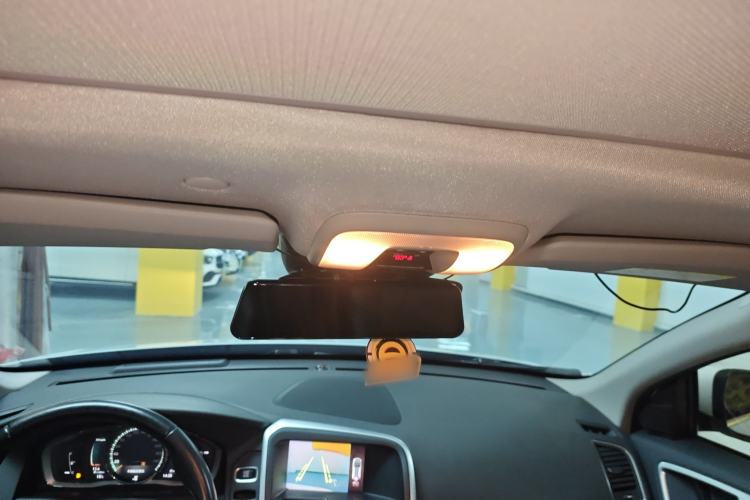 Used Volvo XC60 2017 T5 AWD Smart Upgrade Edition
