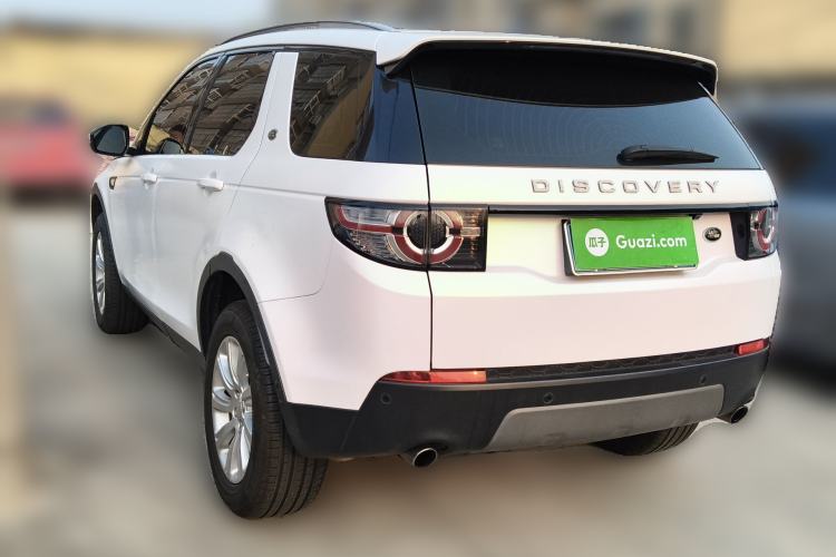 Used Land Rover Discovery Sport 2018 240 PS SE Version Rear Left 45 Deg