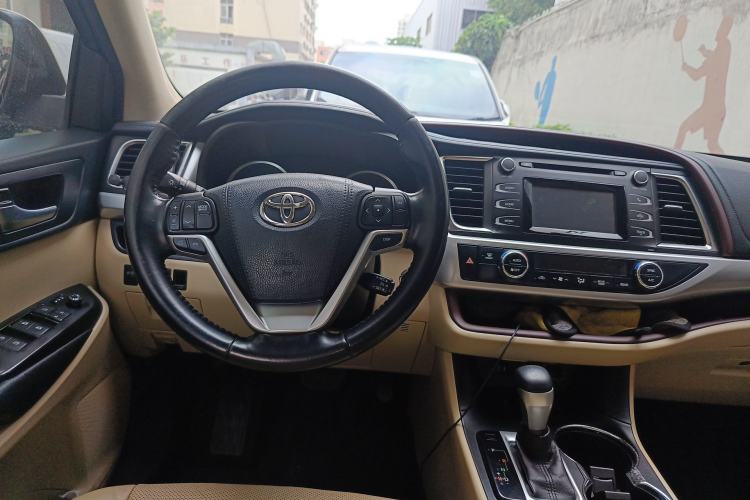 Used Toyota Highlander 2017 2.0T Four-Wheel Drive Luxury Edition 7 Seats