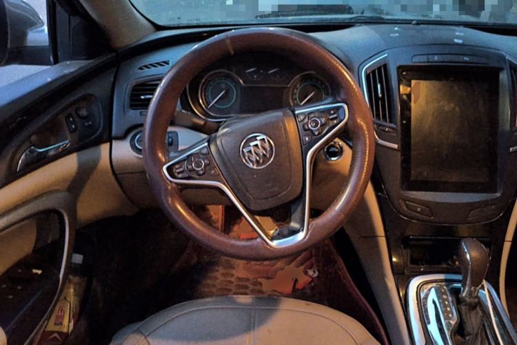 Used Buick Regal 2014 2.0L Elite Fashion Edition Steering Wheel