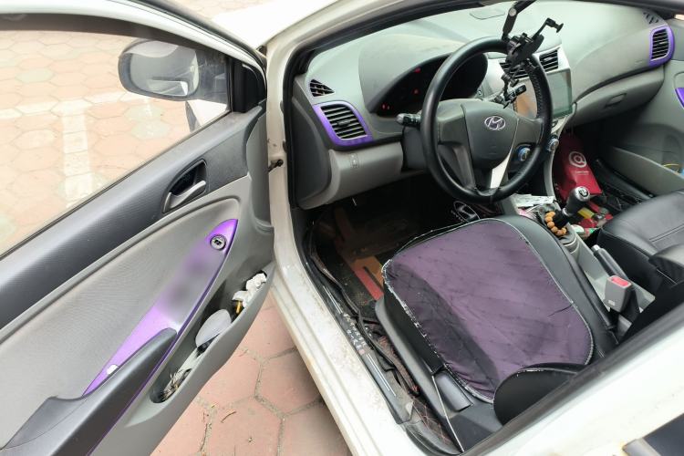 Used Hyundai Verna (older generation) 2014 1.4L Manual Smart GLS Trim Driver Seat