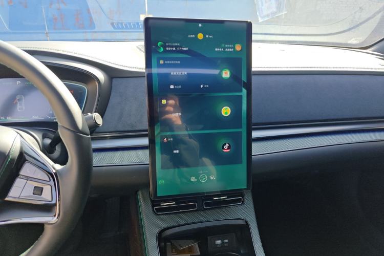 Used BYD Han 2022 EV 610 km All-Wheel-Drive Qianshan Cui Limited Edition Audio And AC Panel