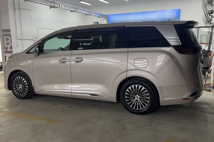 Used Denza D9 2022 DM-i 970 Four-Wheel Drive Prestige Model