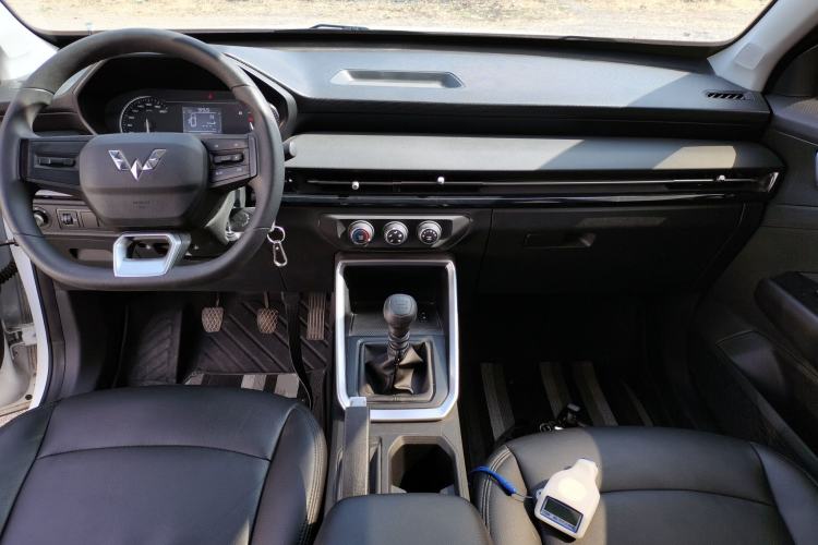 Used Wuling Alvez 2022 1.5L Manual Free-Style Model