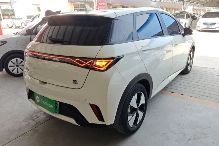 Used BYD Dolphin 2023 420 km Fashion Edition

