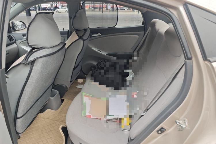 Used Hyundai Verna (older generation) 2010 Sedan 1.4L Manual Comfort GS Left Rear Seat