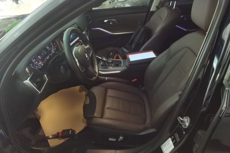 Used BMW 3 Series 2020 Restyled 325i M Sport Night Edition Package Left Front Seat