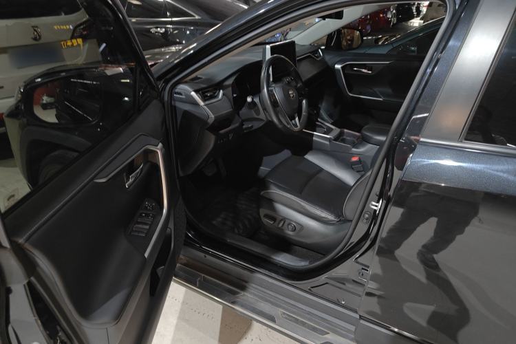 Used Toyota RAV4 2020 2.0L CVT Two-Wheel Drive Prestige Edition