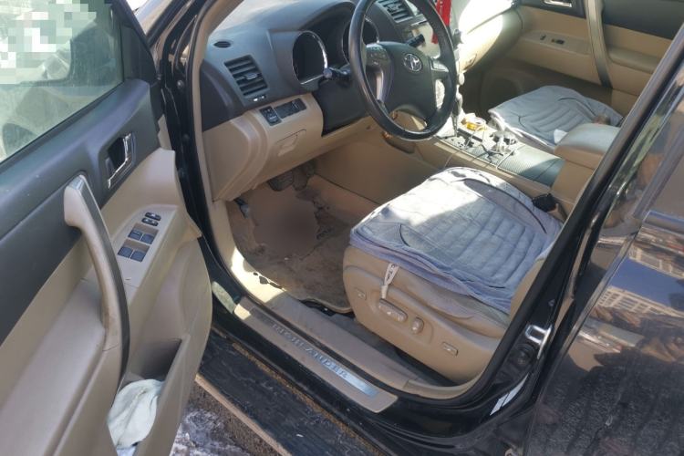 Used Toyota Highlander 2011 2.7L Two-Wheel Drive 7-Seater Luxury Edition
