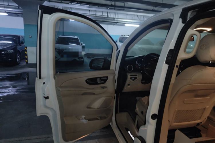 Used Mercedes-Benz V-Class 2016 V 260 Avantgarde Edition