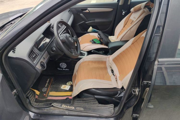 Used Volkswagen Lavida 2013 Revised Classic 1.6L Automatic Fashion Edition