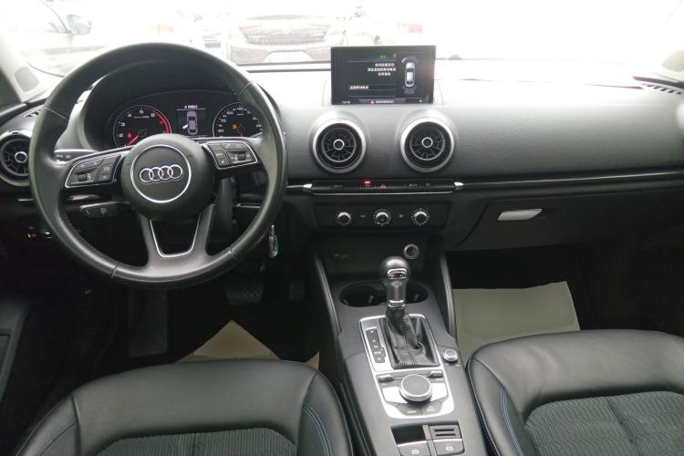 Used Audi A3 2020 Limousine 35 TFSI Fashion Edition China VI Emission Standard Center Console