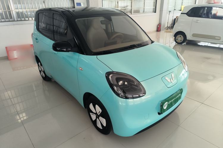 Used Wuling Hongguang MINIEV 2024 3rd Generation 215km Advanced Version Front Right 45 Deg
