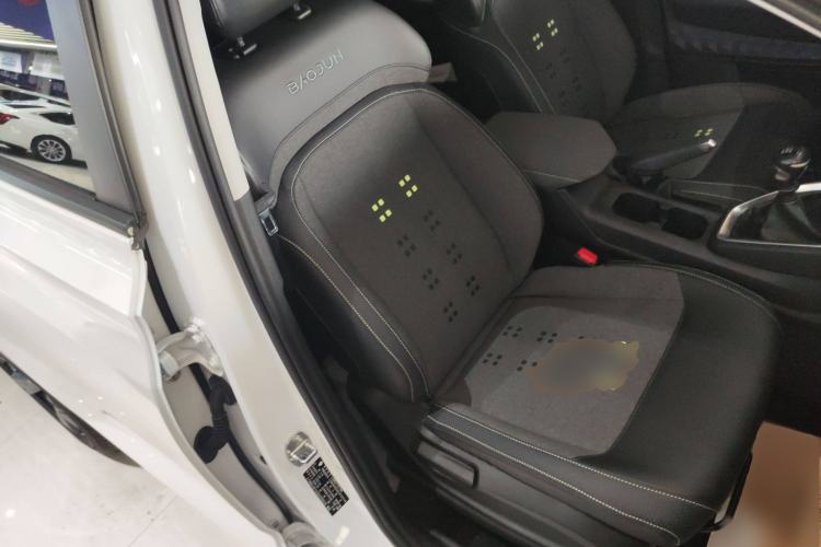 Used Baojun RM-5 2019 1.5T Manual Elite Version with 24-Hour Online Service 6 Seats