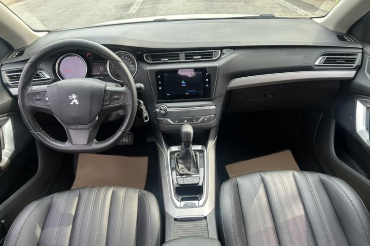 Used Peugeot 408 2020 360THP 10th Anniversary Premium Edition Interior 8