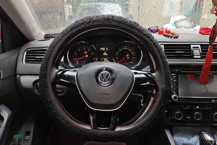 Used Volkswagen Sagitar 2015 230TSI Automatic Comfort Version
