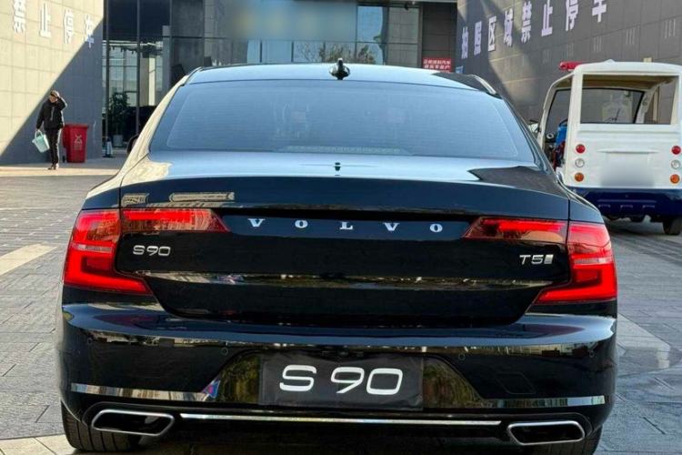 Used Volvo S90 2020 Facelift T5 Smart & Luxurious Edition