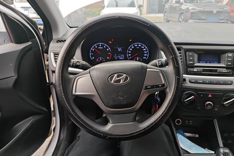 Used Hyundai Verna (new generation) 2016 1.4L Manual Cool Edition GLS
