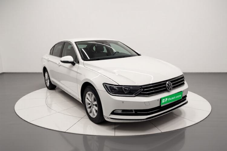 Used Volkswagen Magotan 2017 330TSI DSG Comfort Model Exterior 1