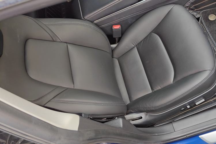 Used Tesla Model 3 2019 Standard Range Rear-Drive Upgraded Version Right Front Seat