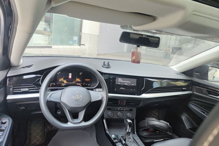 Used Volkswagen Passat 2023 Revised Version 280TSI Business Edition Center Console