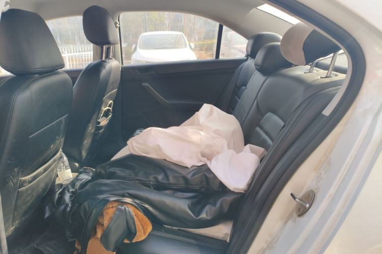 Used Skoda Rapid 2016 1.6L Manual Front-Wheel-Drive Version
