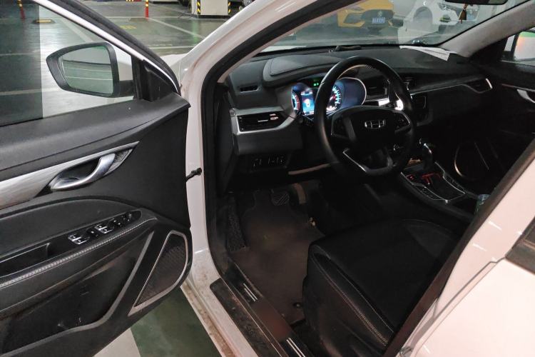 Used Geely Auto Emgrand 2019 Leading Edition 1.5L CVT Luxury Model China VI Standard Driver Seat