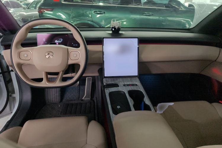 Used Nio ET5 2024 75 kWh Center Console