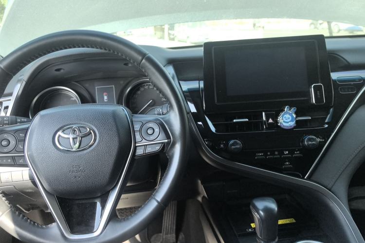 Used Toyota Camry 2023 Dual-Motor 2.5 HGVP Leading Edition Center Console