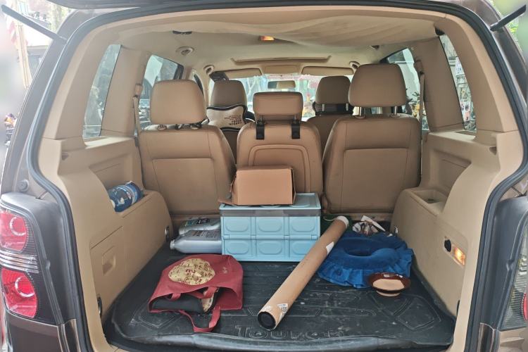 Used Volkswagen Touran 2011 1.4T Manual Zhiya Edition 5 Seats Trunk